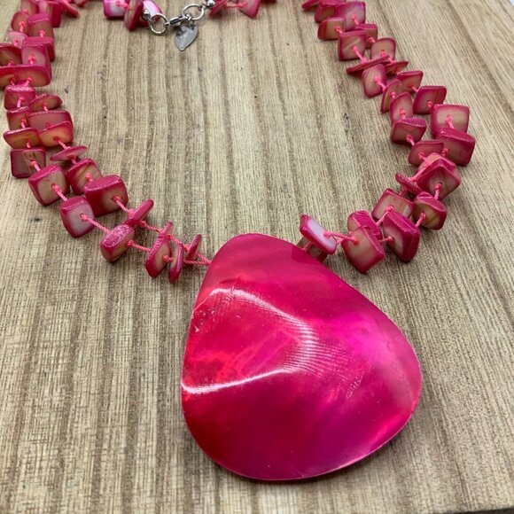 Coldwater Creek Pink White Shell Chip Teardrop Necklace - Picture 1 of 10